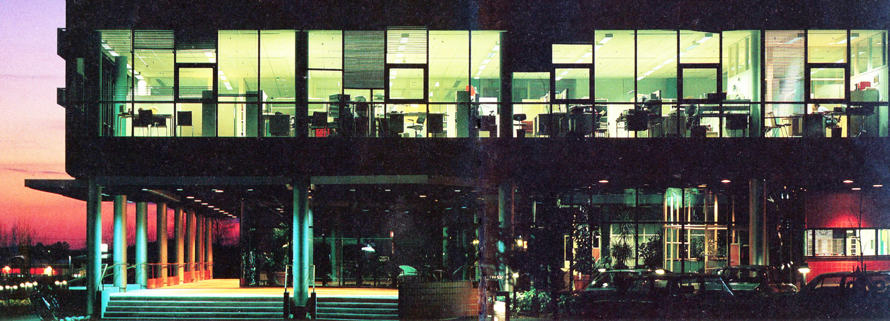 Musta kuutio v. 1987 Musta Kuutio, eli tutkimus- ja kehityskeskus Salossa v. 1987